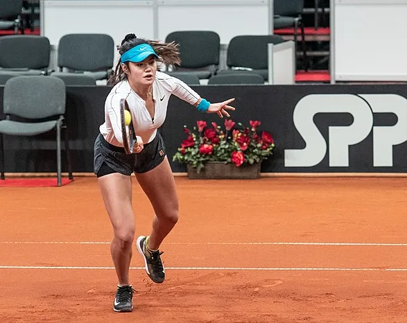 emma raducanu taille